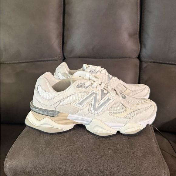 New Balance Shoes - New Balance Sneakers size women 9.5 men 8